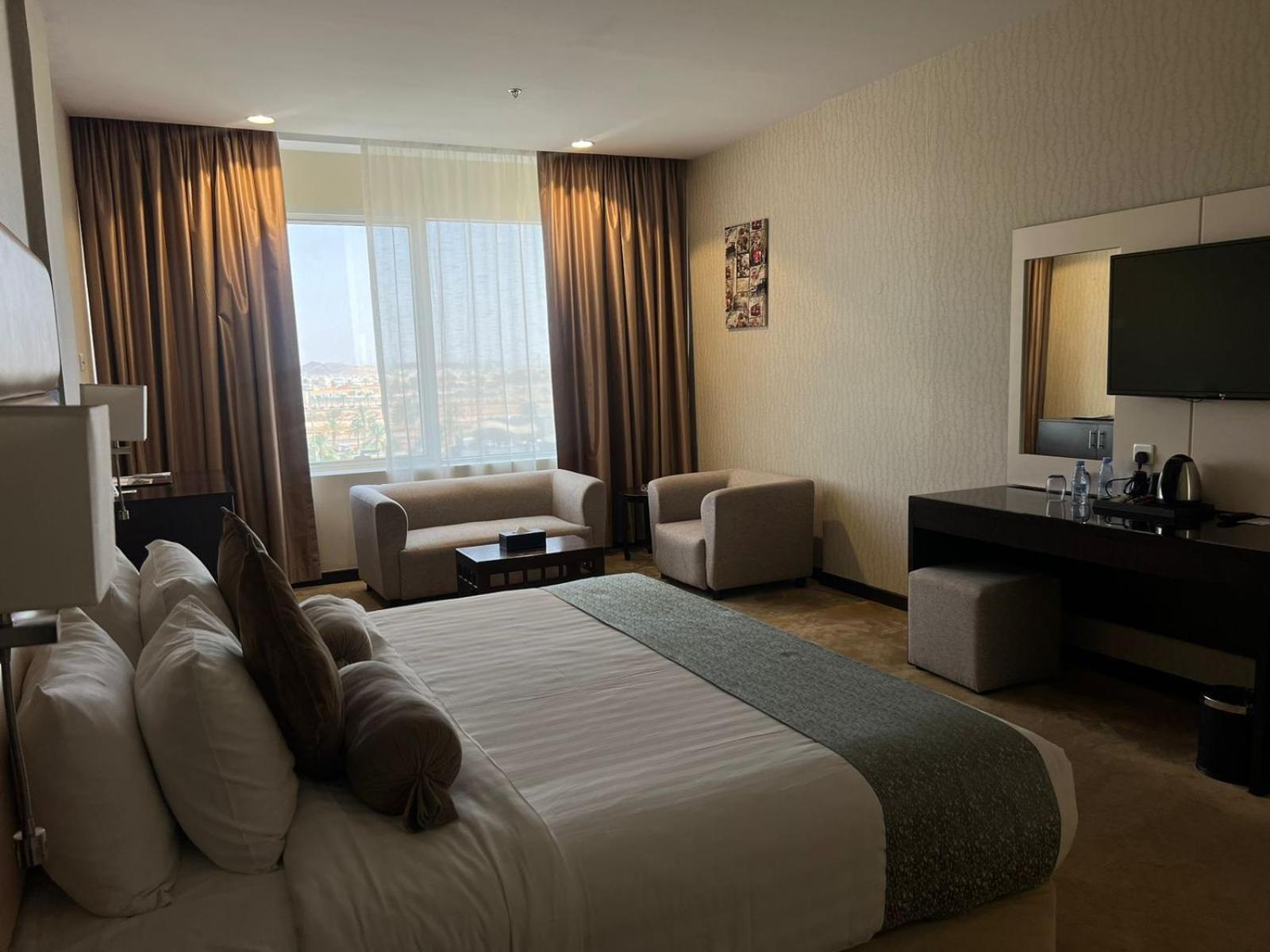 Holiday Villa Hail Ngoại thất bức ảnh